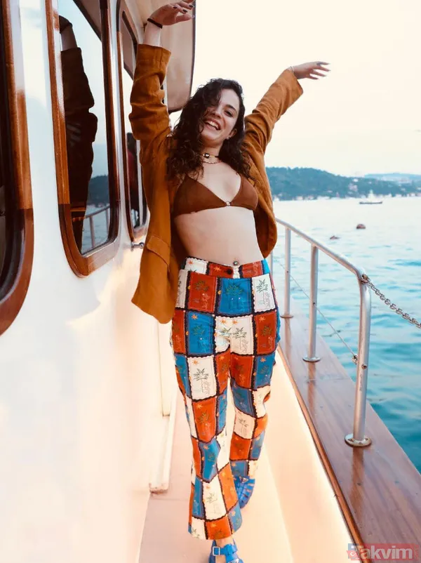 Aslı Bekiroğlu gömleğini açtı iç çamaşırıyla poz verdi! Cinsel içerikli görüntüleri ifşa olmuş Barış Akarsu için söylemleri topa tutulmuştu - 8