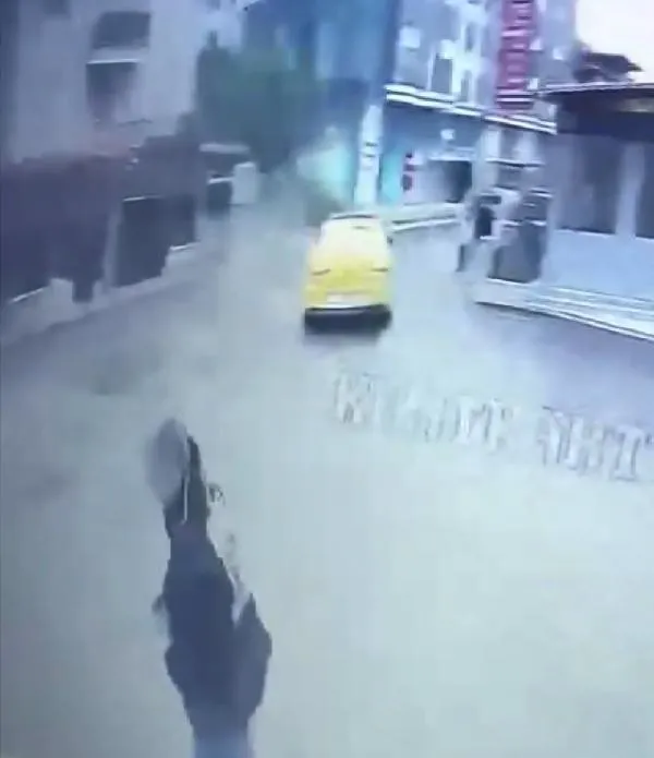 Edirne'de midibüsün çarptığı kadın öldü: Korkunç kaza araç kamerasında-4