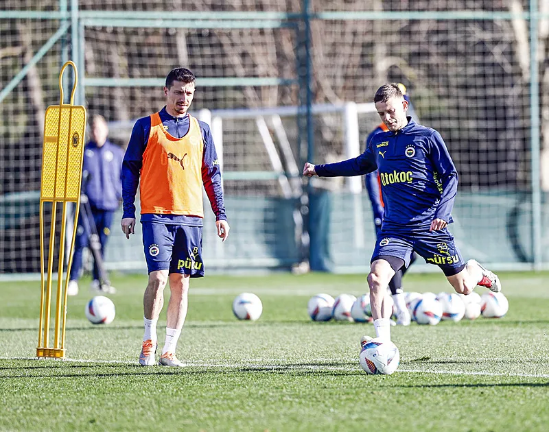 Fenerbahçe'de sürpriz kadro! Kasımpaşa maçında o isimler sahada - 5