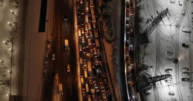 istanbulda-beklenen-kar-geldi-uyarilara-kulak-asmayan-ve-tedbirleri-aksatan-chpli-ibb-sinifta-kaldi-1643073200439.jpg İstanbul'da beklenen kar geldi! Uyarılara kulak asmayan ve tedbirleri aksatan CHP'li İBB sınıfta kaldı-3