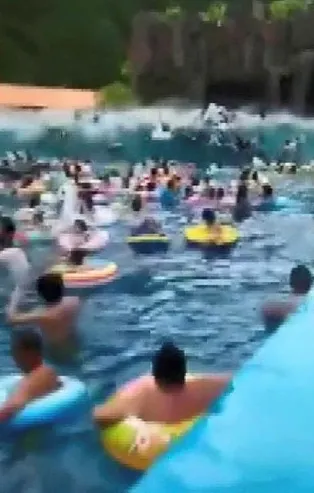 Yapay dalga havuzunda mekanik arıza: 44 yaralı