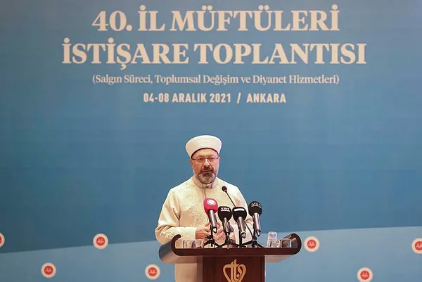 diyanet-isleri-baskani-ali-erbastan-stokculara-flas-tepki-islamin-yasakladigi-bir-davranistir-1638963179325.jpg