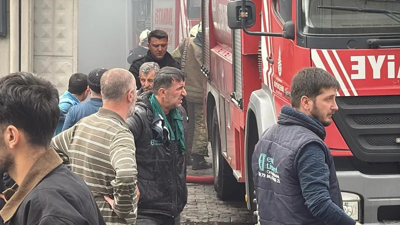 Kağıthane'de yangın (DHA)