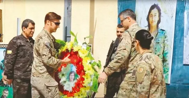 Terörün hamisi ABD'den yeni skandal! PKK/YPG'li teröristler için düzenlenen sözde anma etkinliğine çelenkle katıldılar