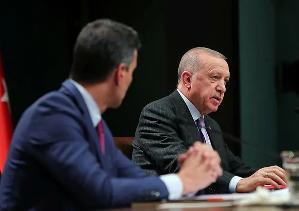 baskan-recep-tayyip-erdogandan-ispanyol-gazeteciye-aile-vurgulu-istanbul-sozlesmesi-cevabi-1637176094975.jpeg Başkan Recep Tayyip Erdoğan'dan İspanyol gazeteciye aile vurgulu 'İstanbul Sözleşmesi' cevabı-2