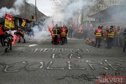 Fransa’da göstericiler yine sokaklara döküldü!