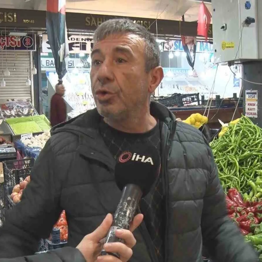 2 Nisan boykotuna kızıp CHP üyelik kartını kırmıştı!