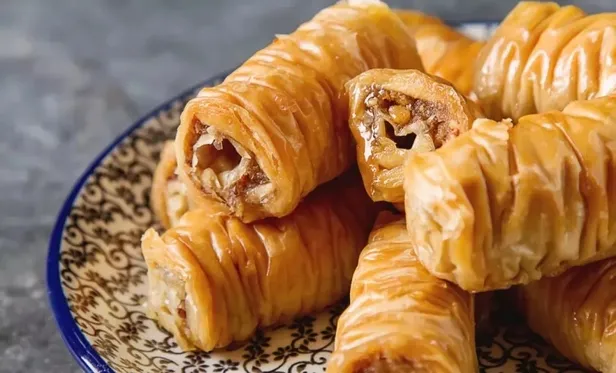Ramazan Bayramı'na özel evde çıtır çıtır, lezzeti yerinde cevizli burma baklava yapılışı! Ev yapımı cevizli baklava tarifi! İşte malzemeler, püf noktalar...-3