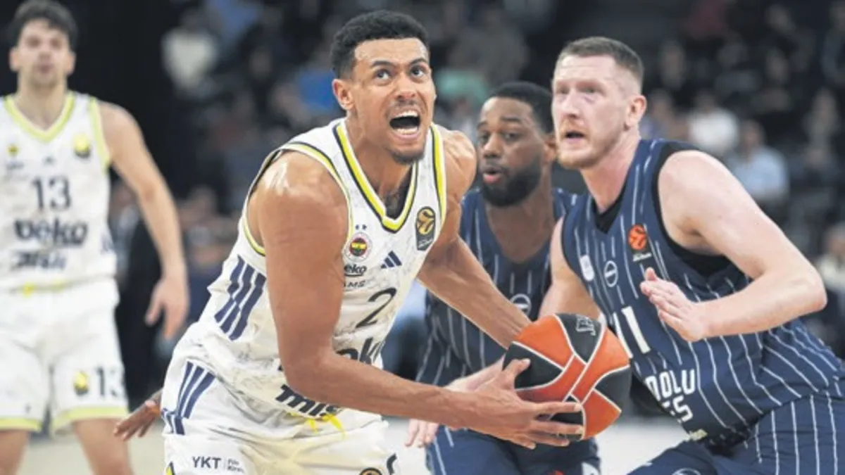Anadolu Efes ve Fener bugün sahne alıyor