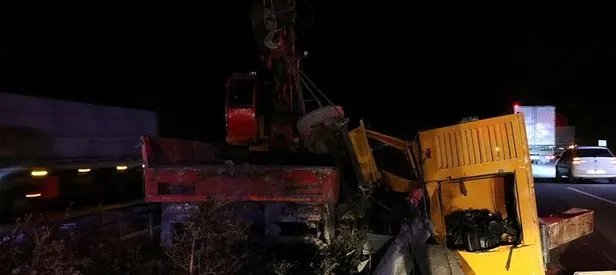 Bursa’da feci kaza! Vince çarpan tır devrildi