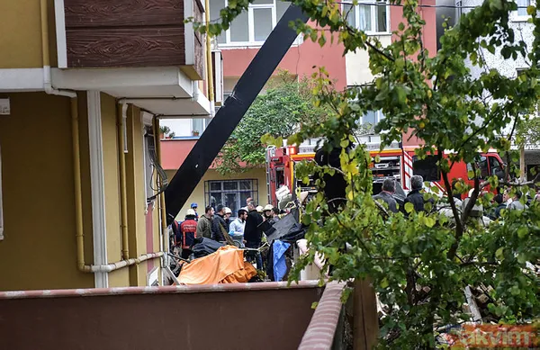 İstanbul Sancaktepe'de düşen askeri helikopterden ilk görüntüler - 46