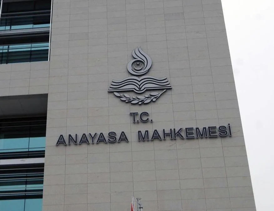 Vesayetçiyi değil, hukuku koru