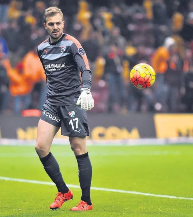 Mert Günok imza atıyor!