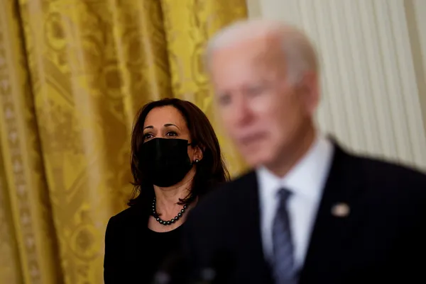 son-dakika-joe-bidenin-son-gafi-abd-baskani-kamala-harris-1616135374558.jpg
