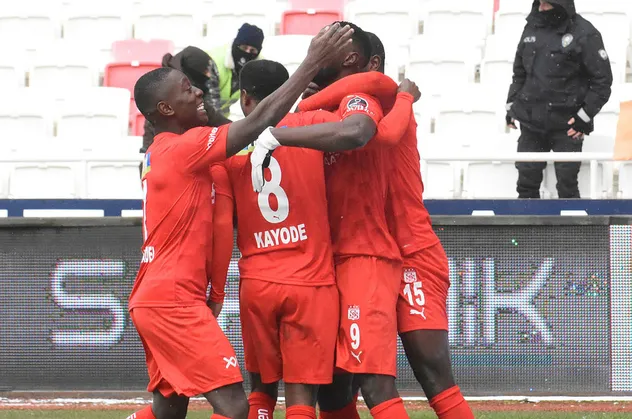 Sivasspor Altay'ı uzatma gölüyle yendi