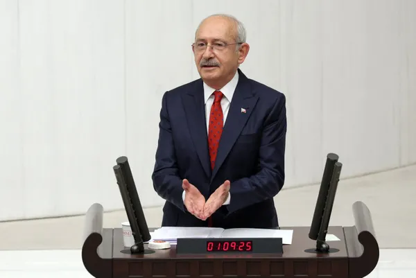 hukuk-da-bilmiyor-kemal-kilicdaroglunun-dava-yalani-patladi-hakaret-sucu-icin-resen-sorusturma-acilir-1681395669877.jpg Hukuk da bilmiyor! Kemal Kılıçdaroğlu'nun dava yalanı patladı: Hakaret suçu için resen soruşturma açılır-6