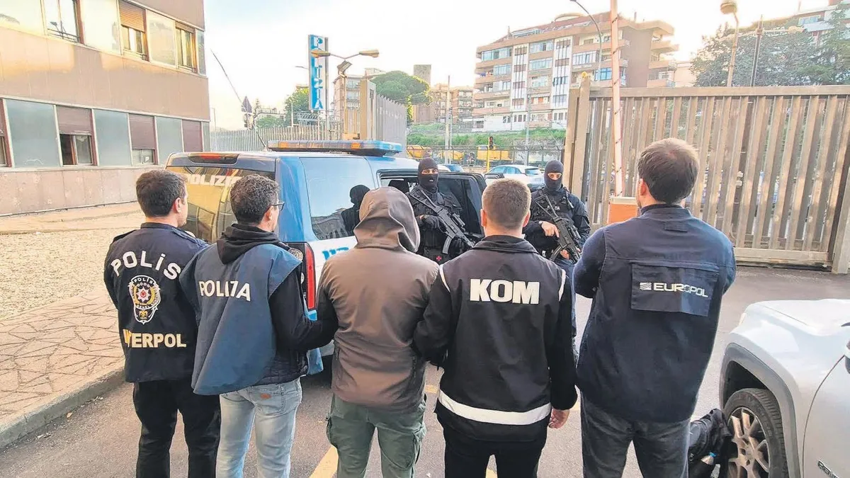 İngiliz basını operasyonun detaylarını yazdı| Barış Boyun ev hapsindeyken bazuka saldırısı planladı! Cinayetin ardından gelen tebrik mesajı takibe takıldı