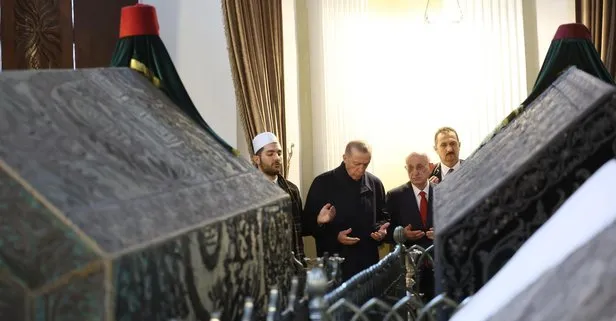 Hilalin 2 muhafızı! Başkan Erdoğan 2. Abdülhamid Han türbesini ziyaret etti