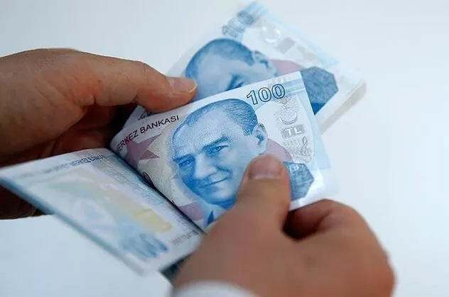 Kamu bankaları koronavirüsle ekonomik mücadelede üzerine düşeni yaparken özel bankalar kapılarını kapattı!