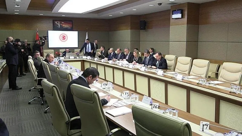 TBMM Kartalkaya Kayak Merkezi'ndeki Otel Yangınını Araştırma Komisyonu, AK Parti Erzurum Milletvekili Selami Altınok başkanlığında toplandı. (DHA)