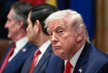 Küba’ya petrol verene yaptırım: Trump’tan yeni gümrük vergisi hamlesi
