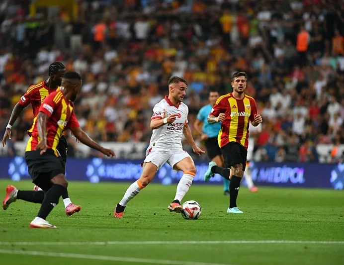 Yunus Akgün göz kamaştırdı