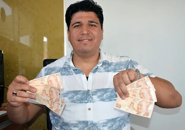 50-tl-para-cekti-basina-talih-kusu-kondu-koleksiyoncularda-fiyati-dudak-ucuklatiyor-1602324131679.jpg 50 TL para çekti, başına talih kuşu kondu! Koleksiyoncularda fiyatı dudak uçuklatıyor!-3