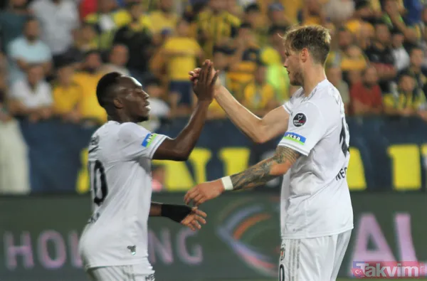 Ankara'da saha karıştı! Tribünden inen taraftar Beşiktaşlı Salih Uçan'ı tekmeledi, Josef kırmızı kart gördü - 30