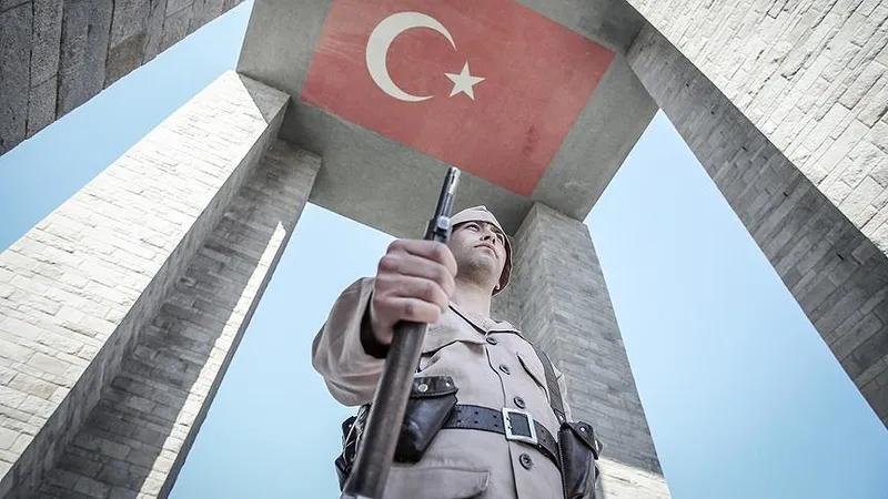 soloturk-18-mart-gosteri-ucusu-saat-kacta-2026-canakkale-zaferi-etkinlikleri-1773737035283.jpg SOLOTÜRK 18 Mart gösteri uçuşu saat kaçta? 2026 Çanakkale Zaferi etkinlikleri-6