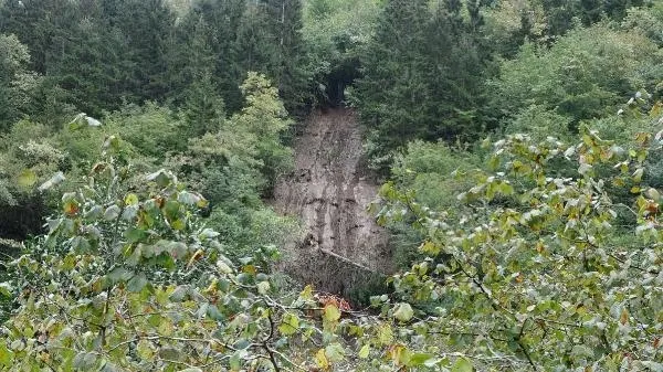 Karadeniz'de sağanak yağış etkili oluyor! Trabzon'da ırmak taştı Rize'de heyelan meydana geldi-5