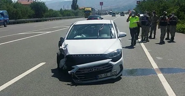 Polis memuru ve ailesi kazada yaralandı