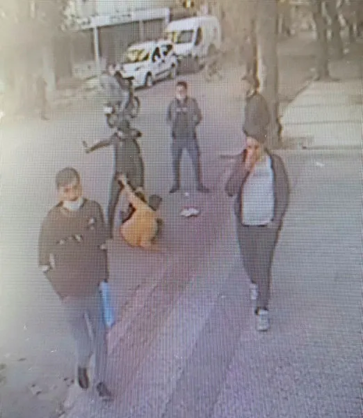 otostopla-kacan-katil-polis-aracina-binince-yakayi-ele-verdi-1603459740304.jpg
