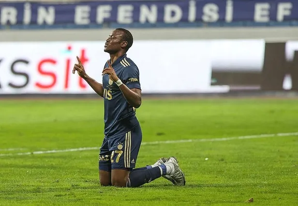 kasimpasaya-2-gol-atarak-galibiyeti-getiren-fenerbahceli-mame-thiam-elhamdulillah-1609787430852.jpeg Kasımpaşa'ya 2 gol atarak galibiyeti getiren Fenerbahçeli Mame Thiam: Elhamdülillah-3