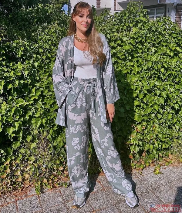 Ferdi Tayfur 2.kez dede oldu! Tuğçe Tayfur kızı Lina’yı kucağına aldı! İşte hastane odasından ilk görüntüler... - 3