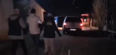 icisleri-bakani-ali-yerlikaya-duyurdu-22-ilde-es-zamanli-baskin-179-supheli-yakalandi-1707910302497.jpeg İçişleri Bakanı Ali Yerlikaya duyurdu: 22 ilde eş zamanlı baskın: 179 şüpheli yakalandı-2