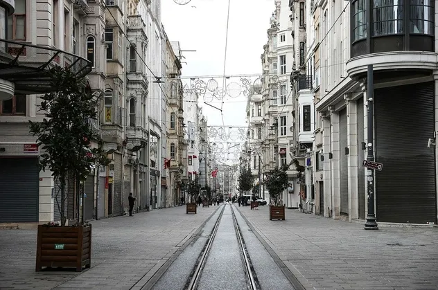 İstanbul Valiliği'nden son dakika sokağa çıkma kısıtlaması açıklaması! O saatlere dikkat!