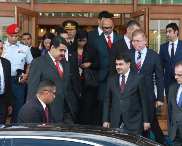 İstanbul’daki enerji kongresine sürpriz isim