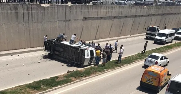 SON DAKİKA: Hatay’da minibüs alt geçide düştü! 3 jandarma yaralandı