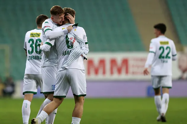 Bursaspor'da maaş krizi! Futbolculardan ortak bildiri