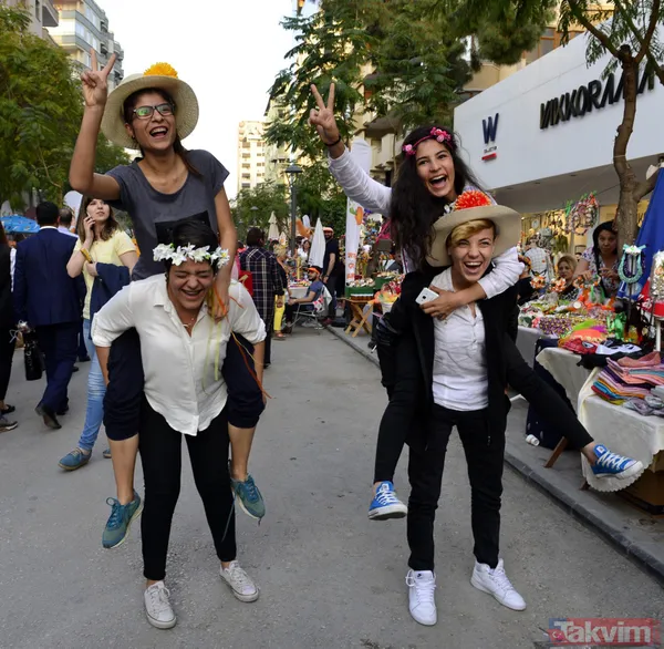 7’nci Portakal Çiçeği Karnavalı için Adana'ya binlerce kişi akın etti - 11