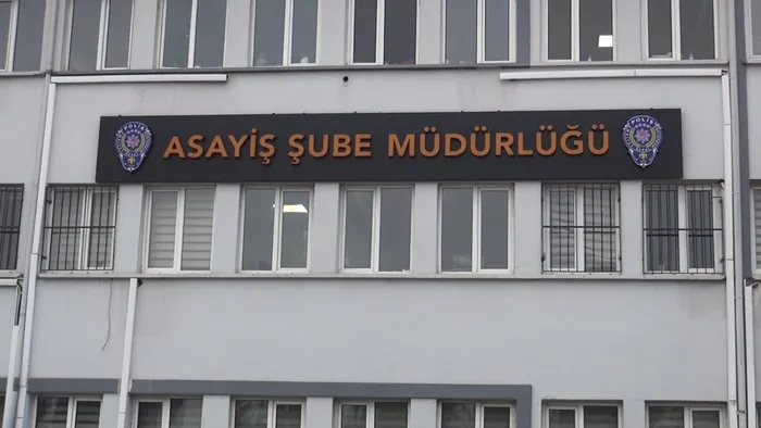 Bursa'da kıskançlık cinayeti! Arkadaşını öldürüp cesedini streçle sardı, yaralı sevgilisine 21 gün boyunca tecavüz etti-7