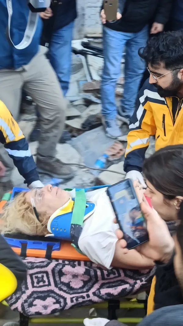 Canlı yayında peş peşe umut haberleri! İnanç, umut ve mucizenin adı 16 yaşındaki Hedil!-32