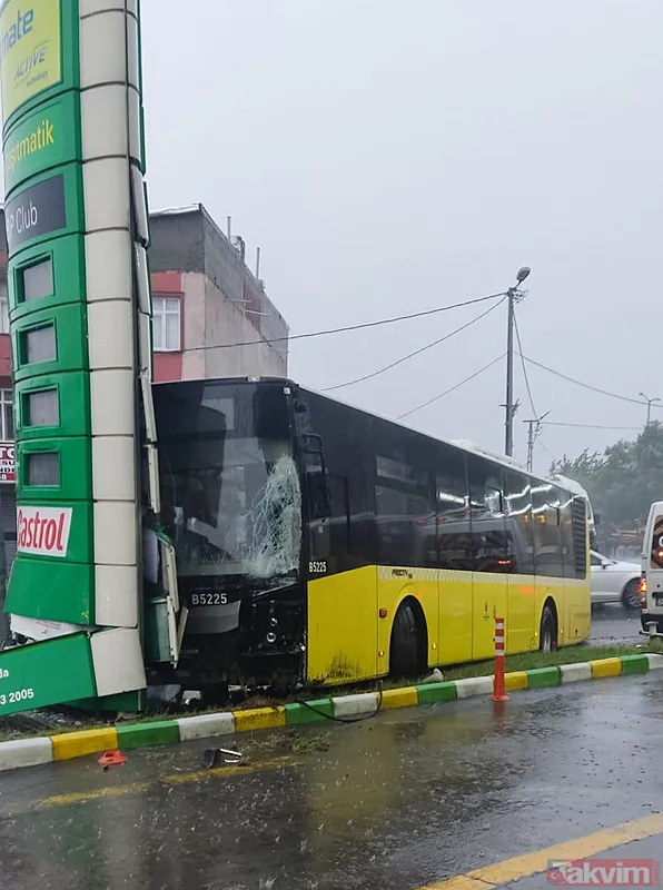 Avcılar'da facianın eşiğinden dönüldü: İETT otobüsü benzin istasyonuna daldı - 2
