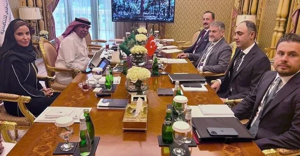 Hazine ve Maliye Bakanı Nureddin Nebati'den Riyad'da ekonomi diplomasisi: Türkiye'ye ilgi artıyor