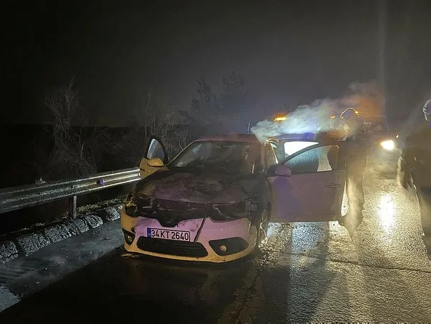 1643680334955.jpeg TEM otoyolu Anadolu-Avrupa istikametinde seyir halinde olan otomobil bir anda alev topuna dönüştü-3