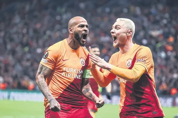 fenerbahceli-taraftarladan-joshua-king-tepkisi-1657065982401.jpeg Fenerbahçeli taraftarladan Joshua King tepkisi!-8