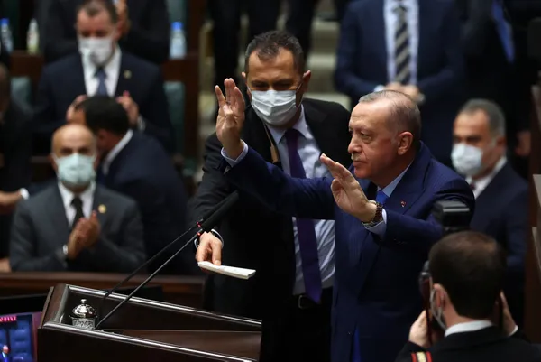 son-dakika-baskan-recep-tayyip-erdoganin-ayakta-alkislanan-sozleri-basaramayacaksiniz-1640167116454.jpg SON DAKİKA: Başkan Recep Tayyip Erdoğan'ın ayakta alkışlanan sözleri: Başaramayacaksınız-2