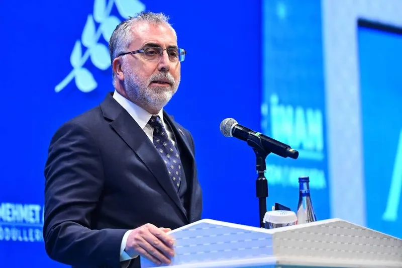 calisma-meclisi-baskan-erdogan-liderliginde-toplaniyor-asgari-ucret-emekli-maasi-kidem-tazminati-masada-1714381290184.jpeg Çalışma Meclisi toplandı! Asgari ücret, emekli maaşı, kıdem tazminatı masada! Bakan Işıkhan'dan açıklama-5