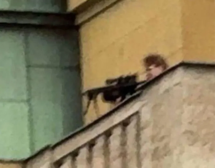 cekyanin-baskenti-pragda-hareketli-dakikalar-charles-universitesine-silahli-saldiri-duzenlendi-olu-ya-da-yaral-1703173277661.jpeg Babasını öldürdüğü ortaya çıktı | Prag'da Charles Üniversitesi'ne silahlı saldırı! 15 ölü 24 yaralı: İşte failin kimliği...-2