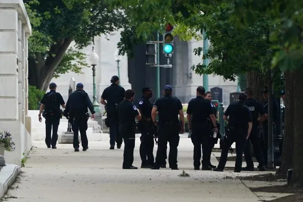 abd-kongresinde-sahte-saldiri-alarmi-bina-tahliye-edildi-1691011670000.jpeg ABD Kongresi'nde sahte saldırı alarmı: Bina tahliye edildi-3